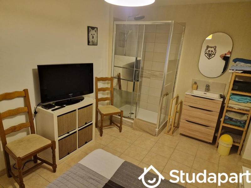 Chambre - 12 m² - 1 pièce