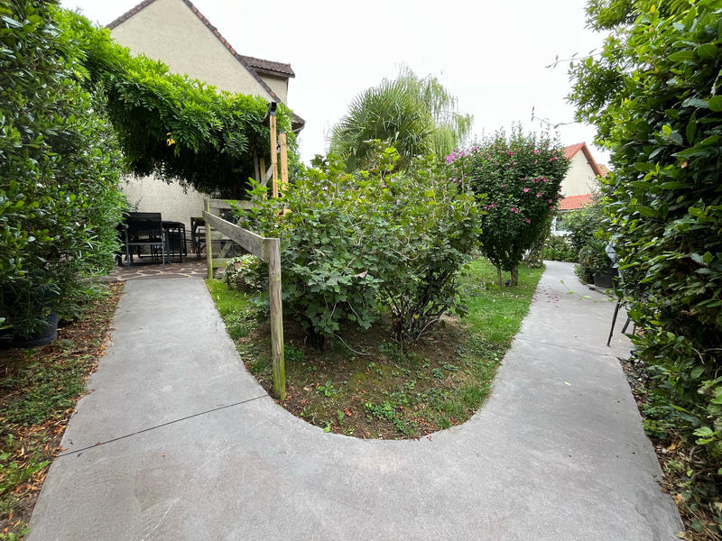 Maison - 161 m² - 8 pièces