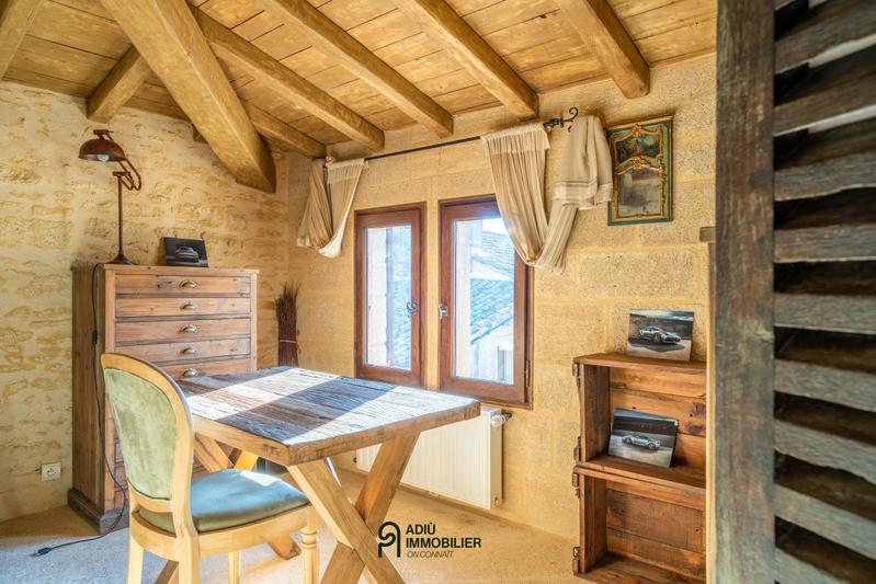 Propriété - 377 m² - 9 pièces