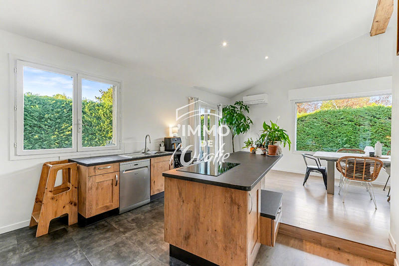 Maison - 240 m² - 6 pièces