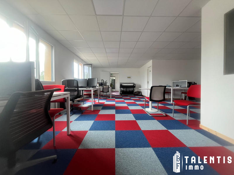 Local commercial - 86 m² - 2 pièces