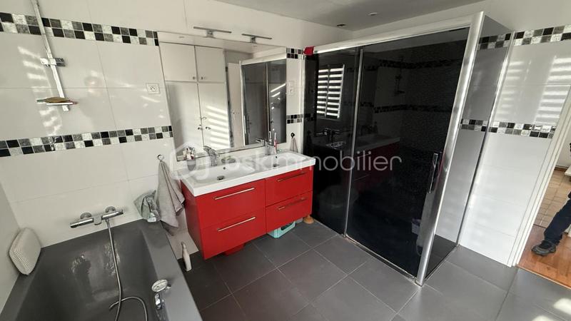 Maison - 190 m² - 7 pièces