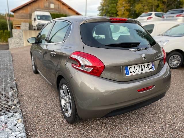 Peugeot 208 1.6 E-Hdi 92 Allure