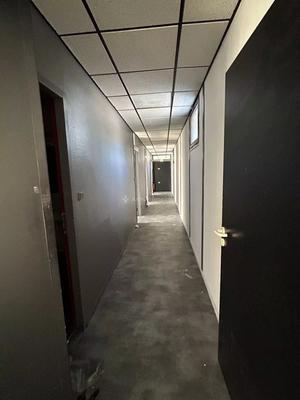 Bureau - 100 m² - 5 pièces