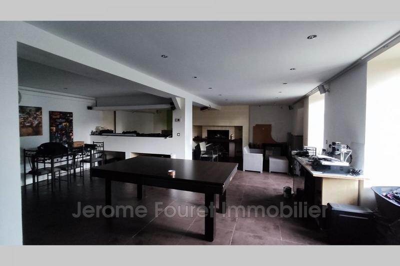 Maison en pierre - 256 m² - 7 pièces