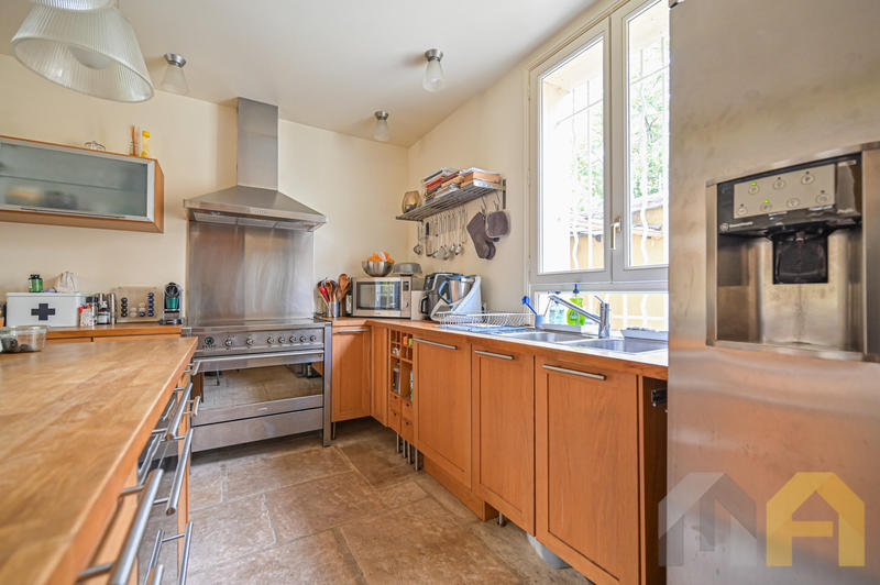 Maison - 175 m² - 6 pièces