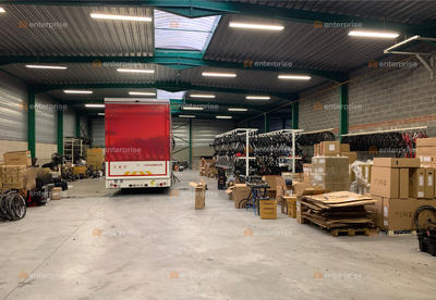 Local d'activité / Entrepôt - 1 215 m²