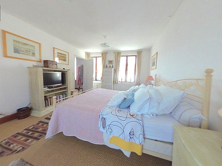 Maison - 257 m² - 10 pièces