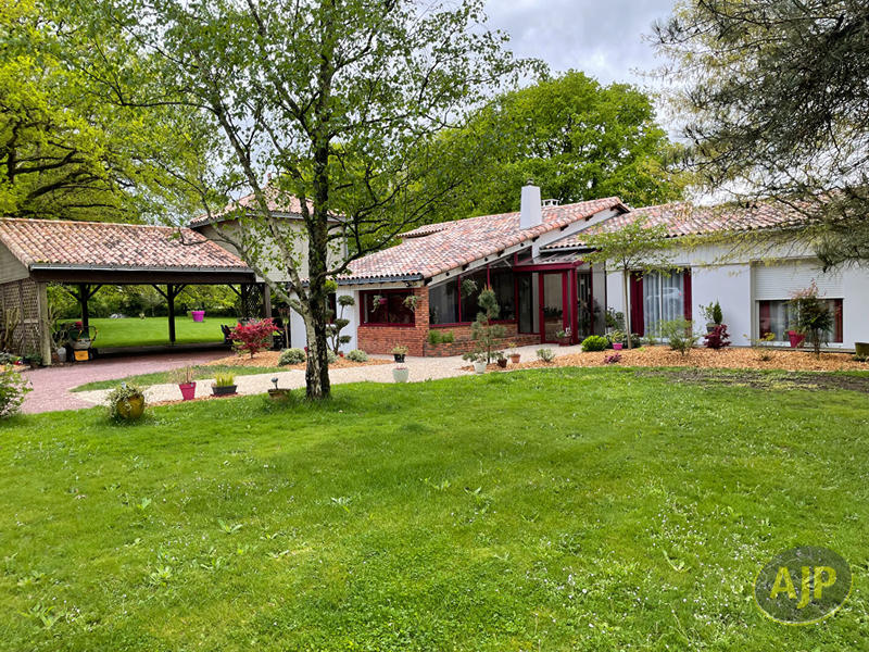 Maison - 180 m² - 6 pièces