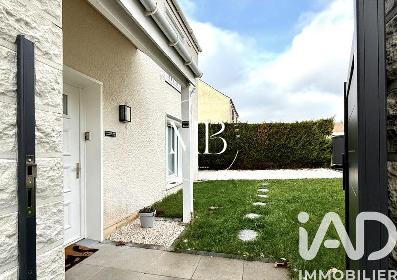 Maison - 95 m² - 5 pièces