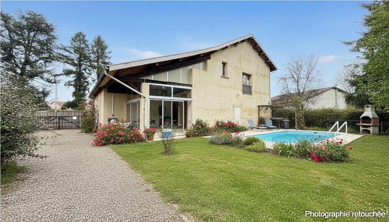 Maison ancienne - 373 m² - 10 pièces