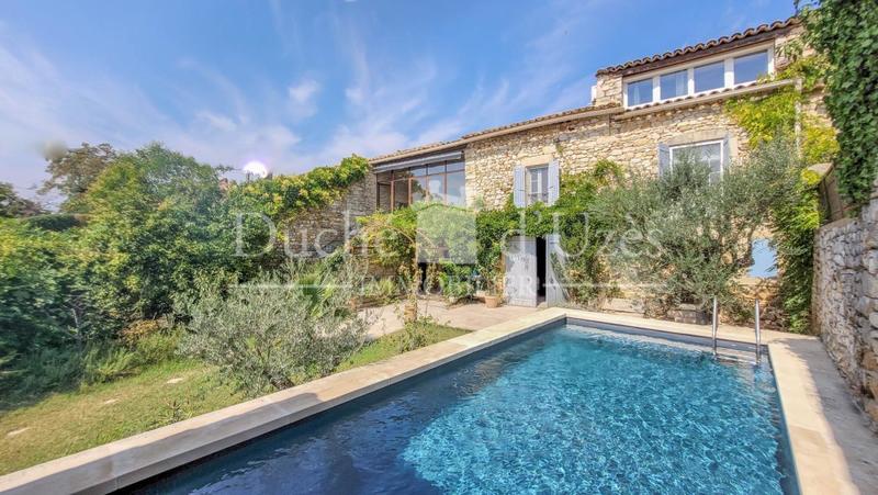 Maison - 195 m² - 9 pièces