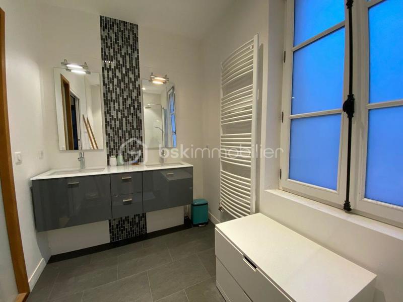 Maison - 195 m² - 7 pièces