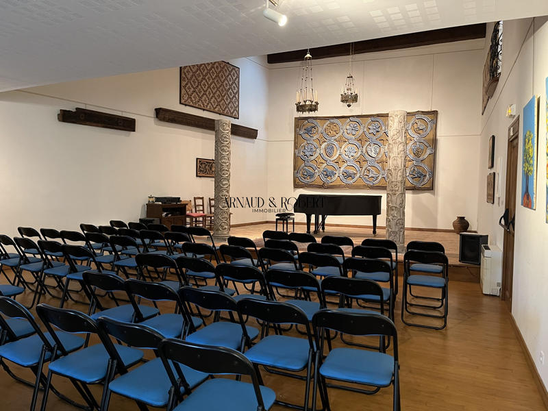 Maison - 450 m² - 10 pièces