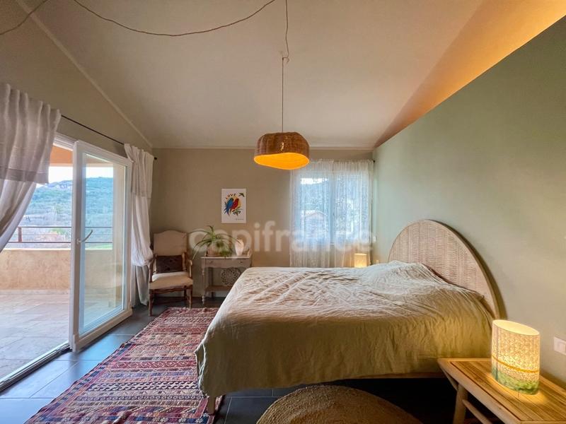 Maison - 308 m² - 10 pièces