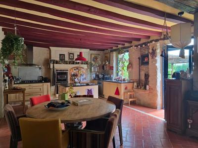 Maison - 220 m² - 5 pièces