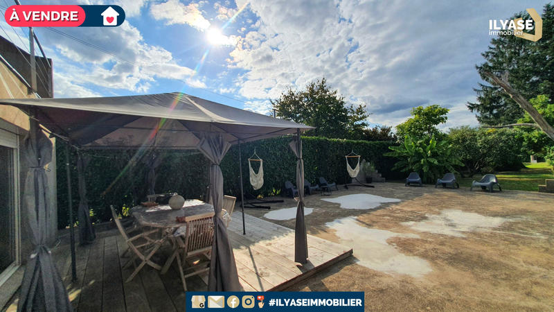 Villa - 194 m² - 8 pièces