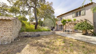 Maison - 170 m² - 9 pièces