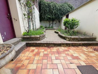 Maison - 104 m² - 5 pièces