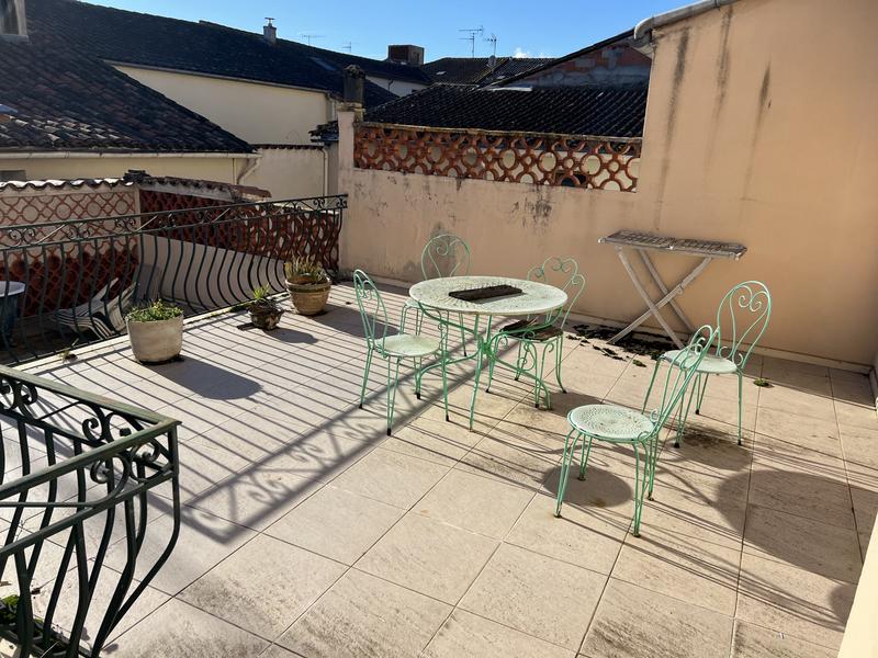 Maison - 342 m² - 13 pièces