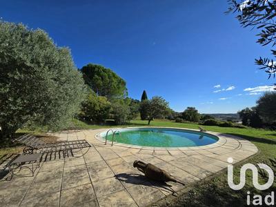 Maison - 228 m² - 9 pièces