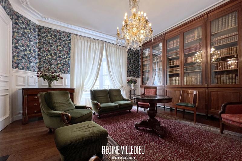 Maison - 372 m² - 11 pièces