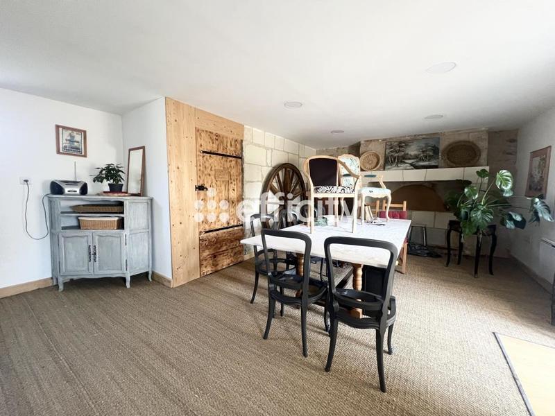 Maison - 306 m² - 10 pièces