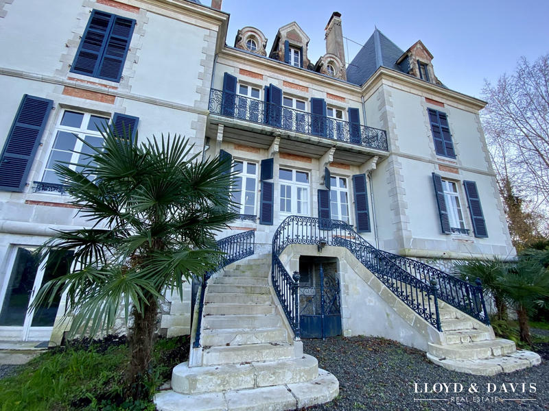 Château - 520 m² - 15 pièces