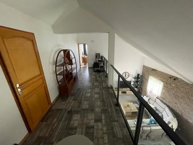 Maison - 220 m² - 6 pièces