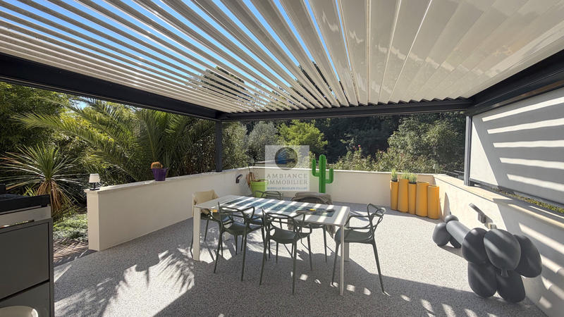 Maison - 181 m² - 7 pièces