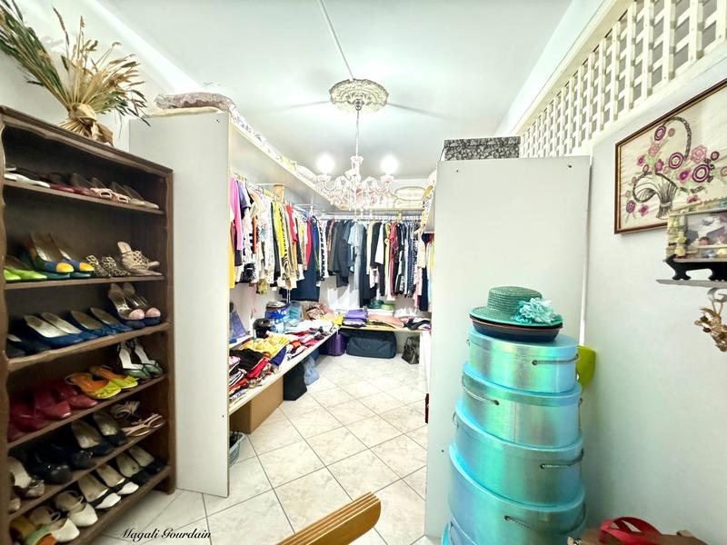 Maison - 362 m² - 8 pièces