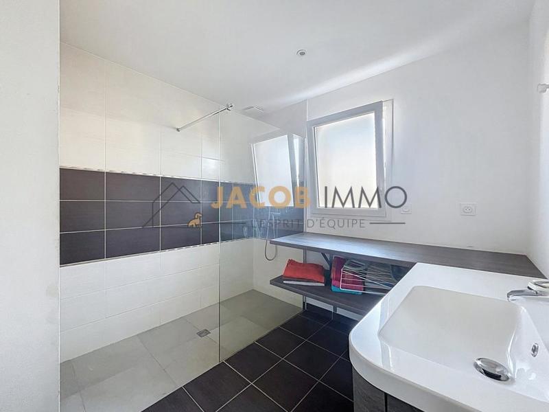 Maison - 94 m² - 4 pièces