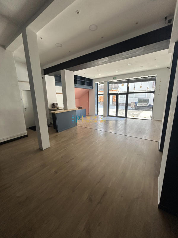 Local commercial - 90 m² - 2 pièces