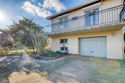 Maison traditionnelle - 136 m² - 7 pièces