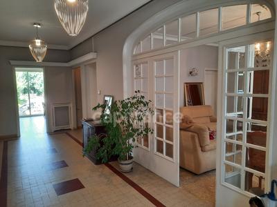 Maison - 198 m² - 8 pièces