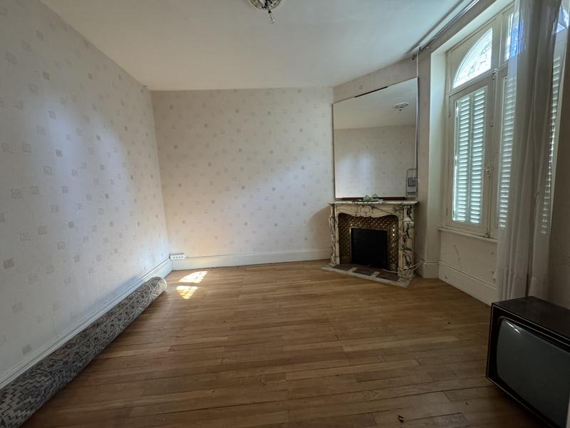 Maison - 280 m² - 12 pièces