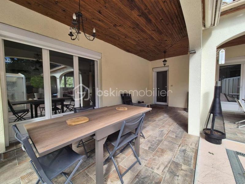 Maison traditionnelle - 190 m² - 9 pièces