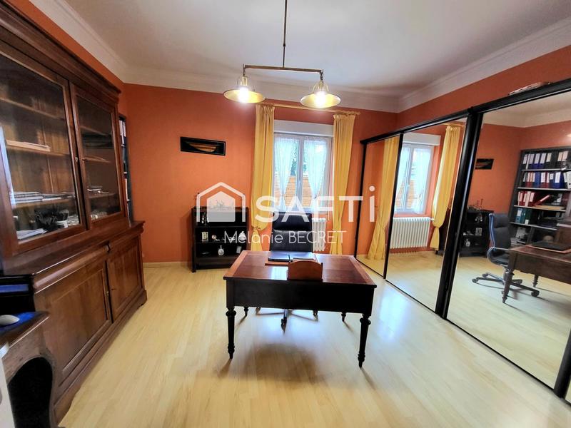 Maison - 223 m² - 8 pièces