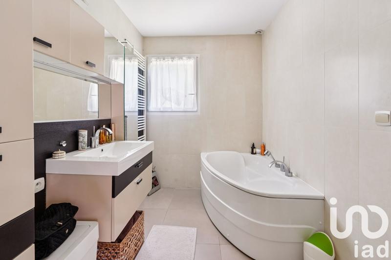 Maison - 190 m² - 6 pièces