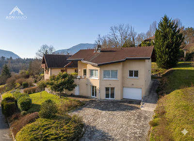 Maison - 180 m² - 5 pièces