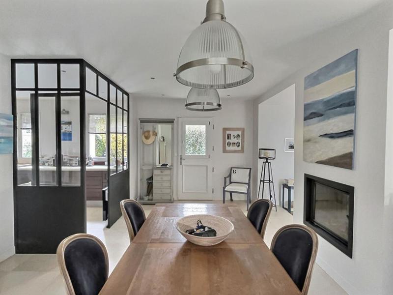 Demeure - 200 m² - 7 pièces