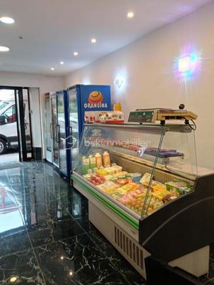 Immeuble - 211 m² - 6 pièces