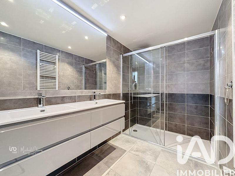 Appartement - 81 m² - 3 pièces