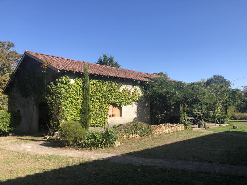 Propriété - 280 m² - 6 pièces