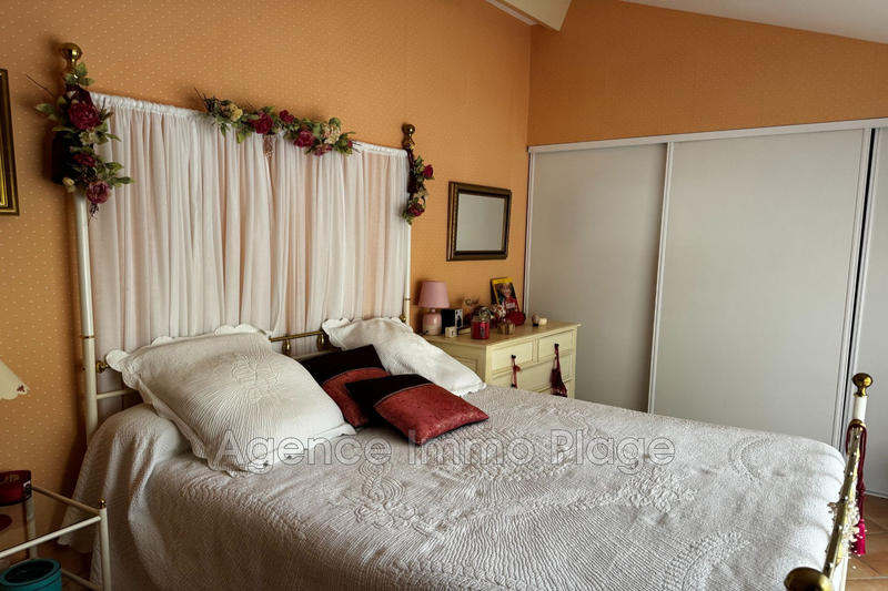 Maison - 325 m² - 10 pièces