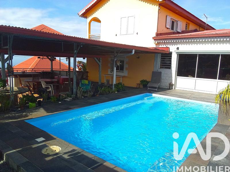 Maison - 242 m² - 6 pièces