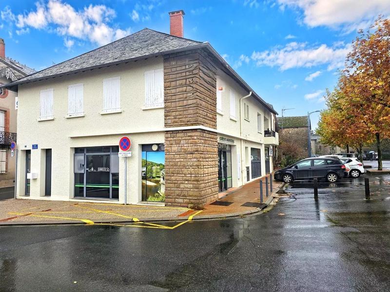 Immeuble - 110 m² - 10 pièces