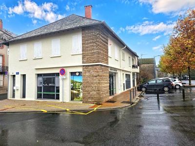 Immeuble - 110 m² - 10 pièces