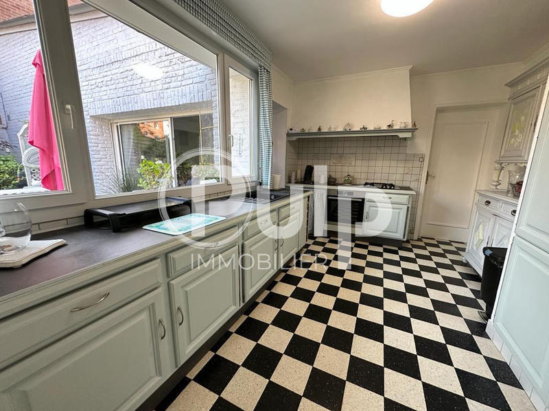 Maison - 178 m² - 8 pièces