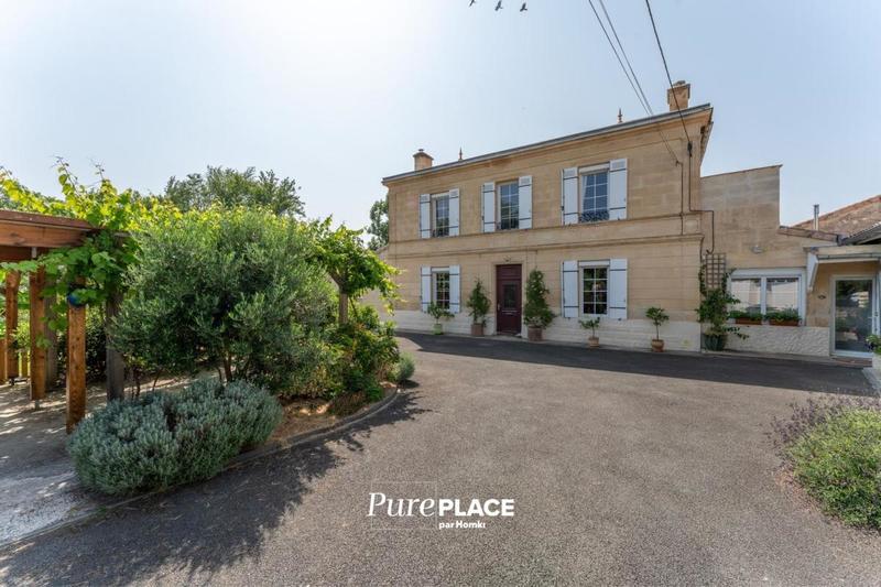 Maison - 270 m² - 7 pièces